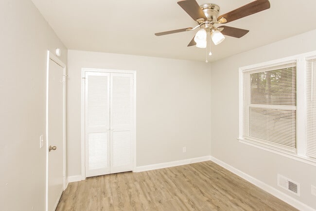 Building Photo - Fantastic Columbia, SC home!