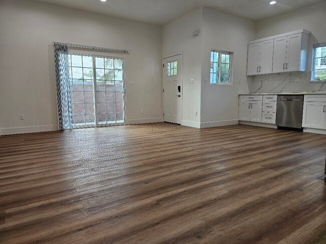 Living room - 6380 Klamath Dr