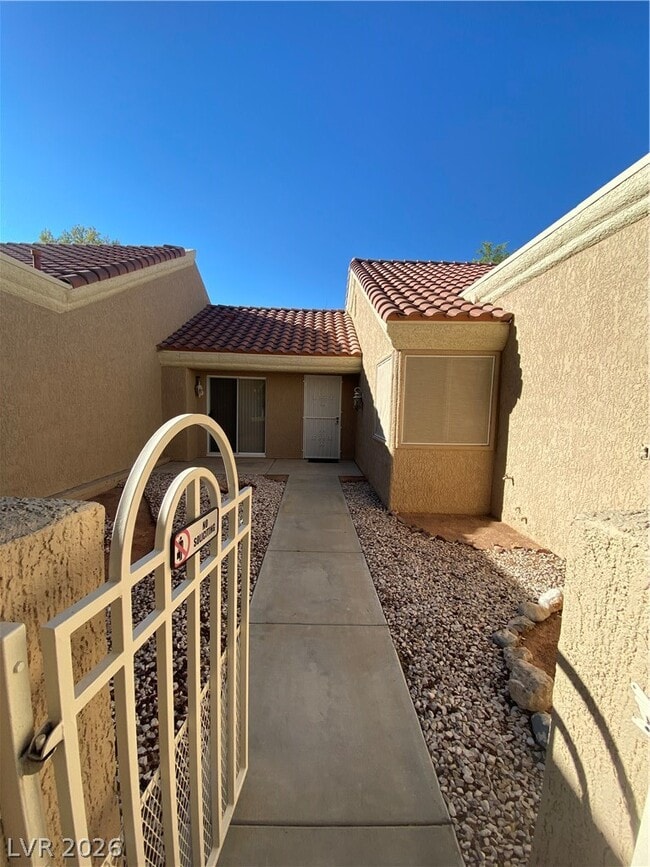 Building Photo - 9033 Gemstone Dr