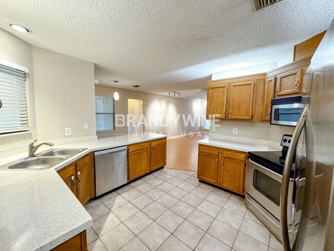 Foto del edificio - 14280 Falconhead Dr