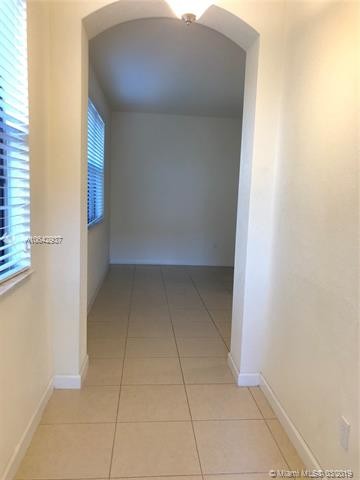 Foto del edificio - 4040  Devenshire Ct  4040