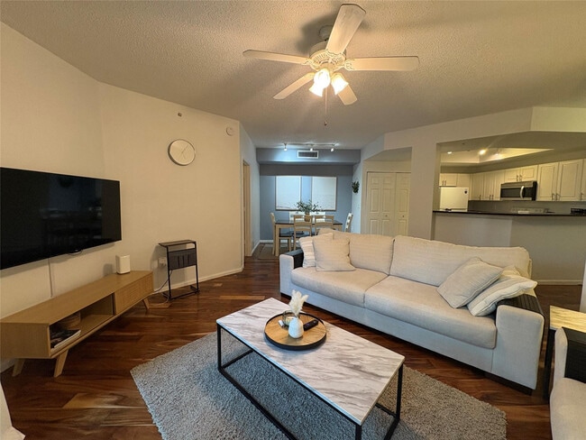 Building Photo - 780 S Sapodilla Ave