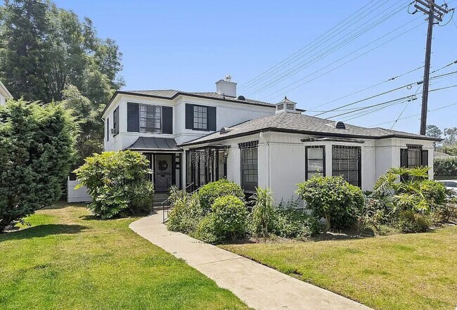 Building Photo - 12192 W Sunset Blvd