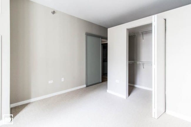 Building Photo - 2 bedroom in Chicago IL 60606