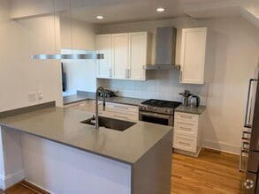 Building Photo - 1363 Parkwood Pl NW