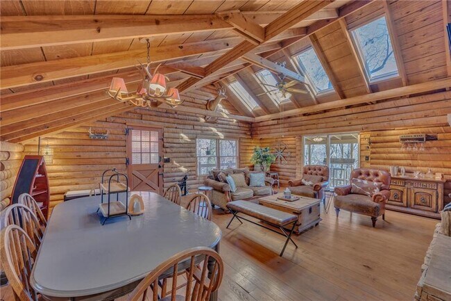 Building Photo - 3615 Lodgehaven Dr