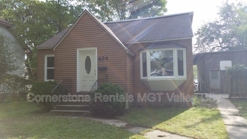 Foto principal - 424 6th Ave NE