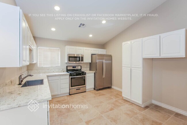 Building Photo - 627 Zalataia Way
