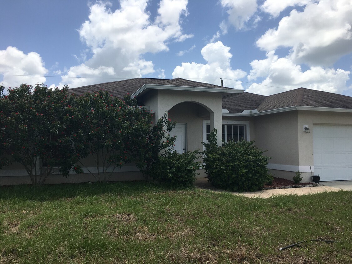 9024 Shaddock Rd W, Fort Myers, FL 33967 House Rental in Fort Myers