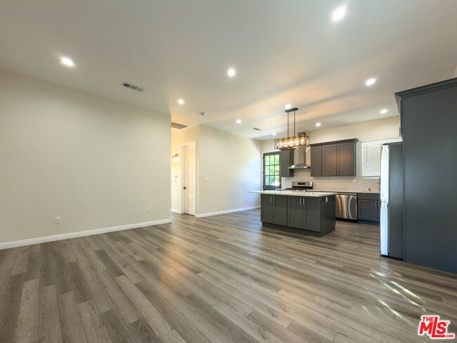 Building Photo - 15447 Septo St