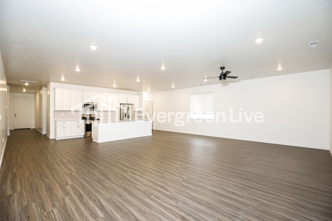 Building Photo - 214 Ravello St