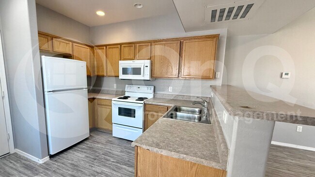 Building Photo - 6770 N 47th Ave