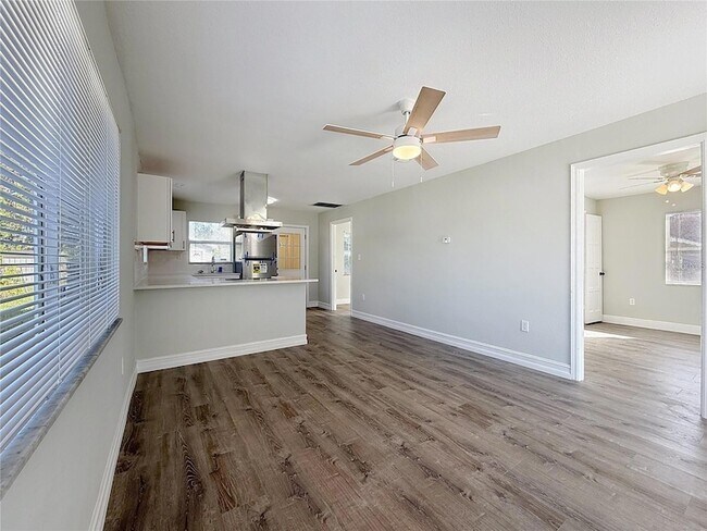 Foto del edificio - 2408 E Magnolia St