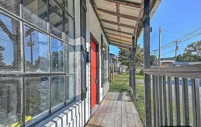 Foto del edificio - 1004 Fairview Ave