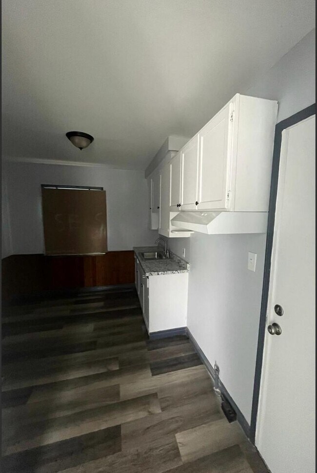 Foto del edificio - Cute 2 bedroom located on Detroit's East side.