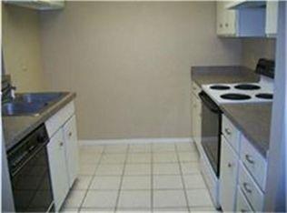 Building Photo - 5323 Pinewilde Dr