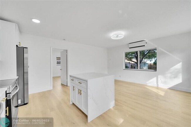 Building Photo - 513 SW 15th St