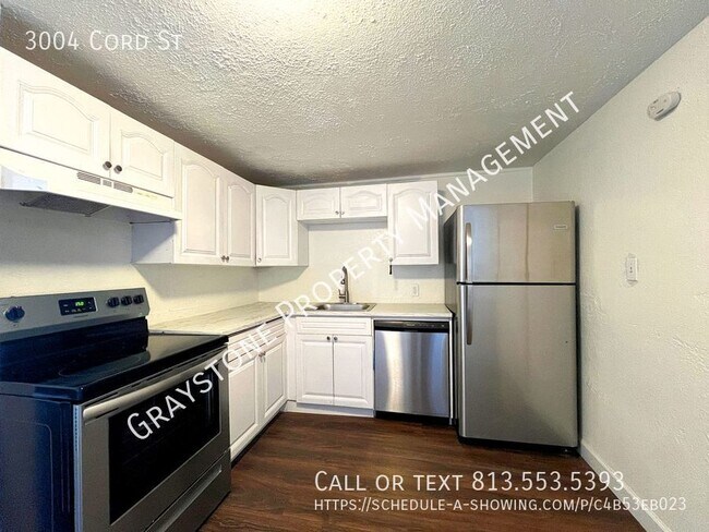 Foto del edificio - Don't miss out this beautiful 4 bedroom 2 ...