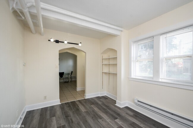 Building Photo - 5316 N Bowmanville Ave