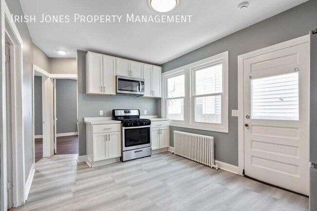 Building Photo - 190 Whitney Pl