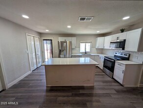 Building Photo - 7635 N 76th Ln