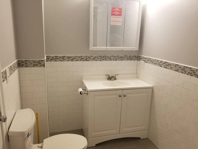 Bathroom - 1190 Plymouth Ave