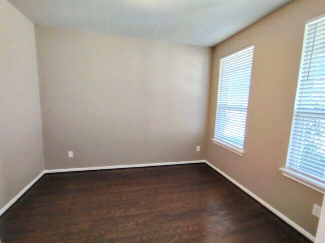 Building Photo - 2307 Sweet Bay Dr