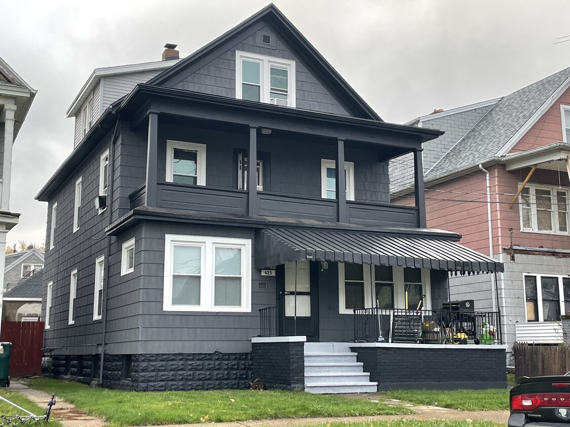 Primary Photo - 625 22nd St