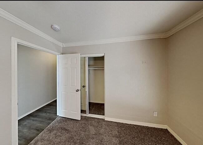 Building Photo - 125 Ludlow Dr