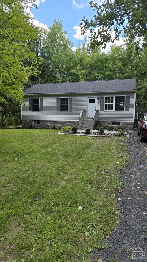 Foto principal - 1321 Sleepy Hollow Rd