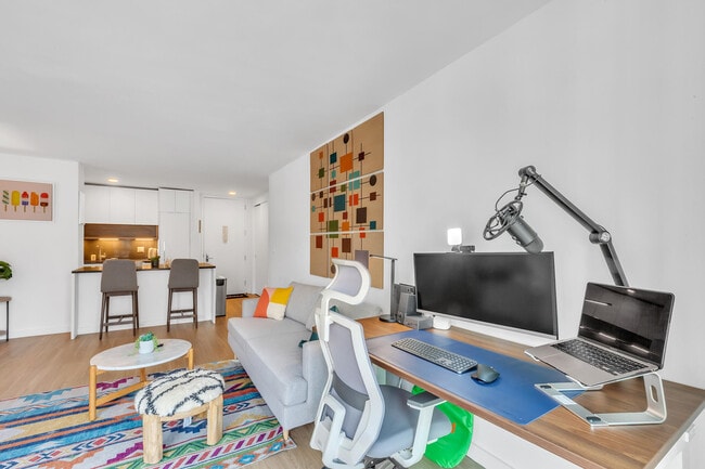 Building Photo - 64B W 37th St