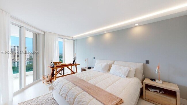 Foto del edificio - 7000 Island Blvd
