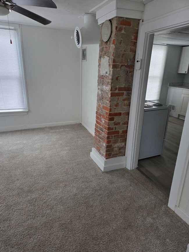 Foto del edificio - 547 E Union St