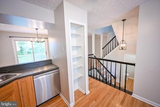 Building Photo - 670 Gairloch Pl