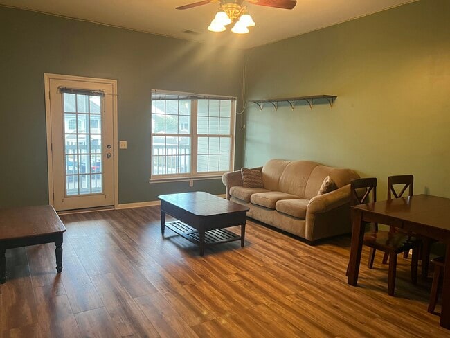 Building Photo - 2782 S Knightsbridge Cir