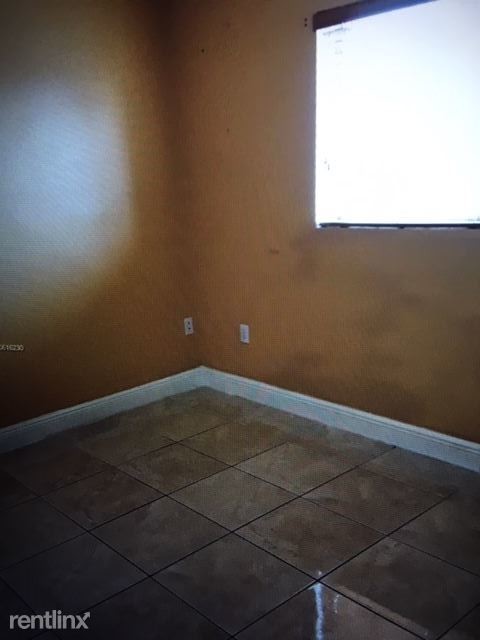 Foto del edificio - 3 br, 2 bath  - Valencia Towers
