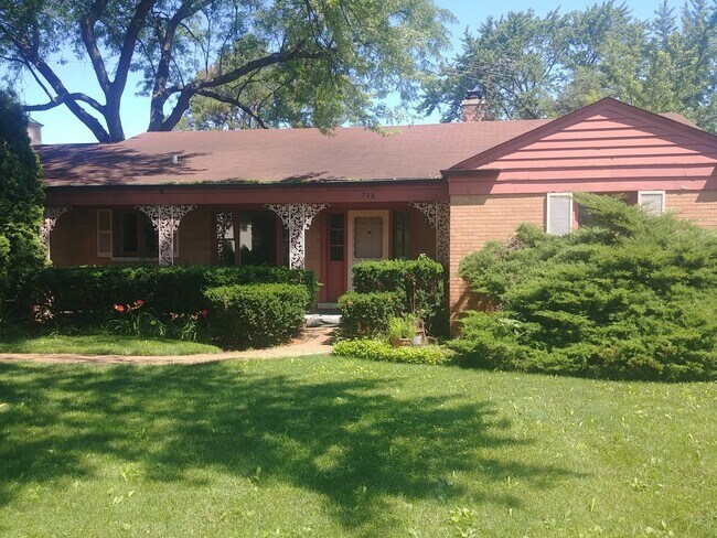 Building Photo - 708 Edgemont Ln