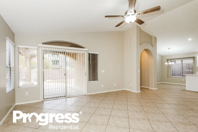 Foto del edificio - 20015 N 22nd Pl