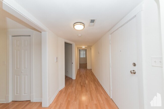 Building Photo - 4948 N Harding Ave