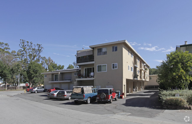 Building Photo - 1963 Woodside Rd