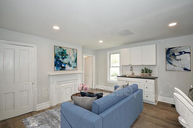 Foto del edificio - 517 E Railroad Ave