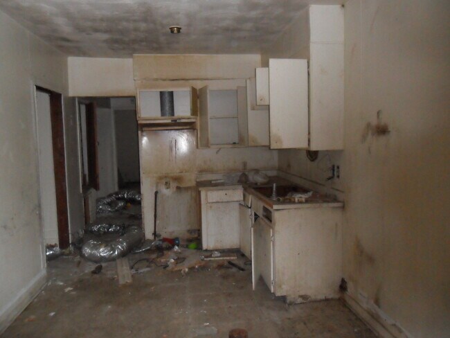 Building Photo - 1703 Shirley Ave