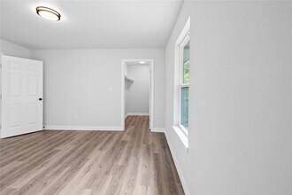 Building Photo - 524 Dunnam Ave