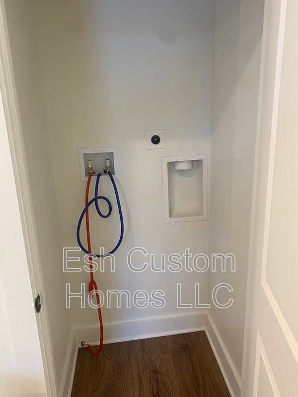 Building Photo - 2686 Lititz Pike