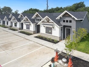 Building Photo - 10317 Lake Rd