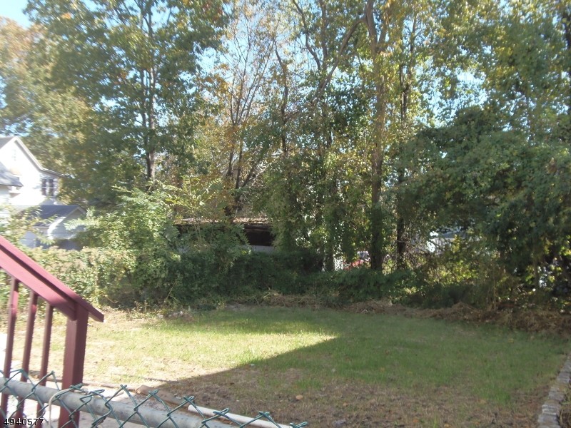 Primary Photo - 144 S Valley Rd