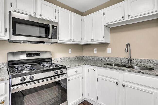 Building Photo - 4927 Windsor Downs Ln