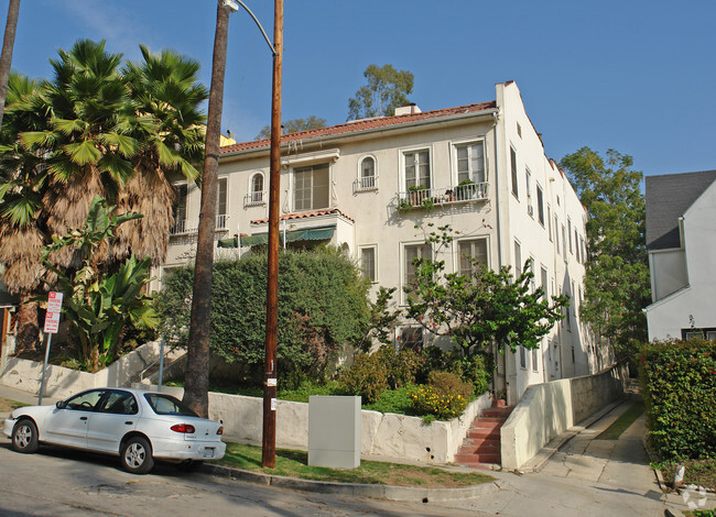 Foto del edificio - 1926 Whitley Ave