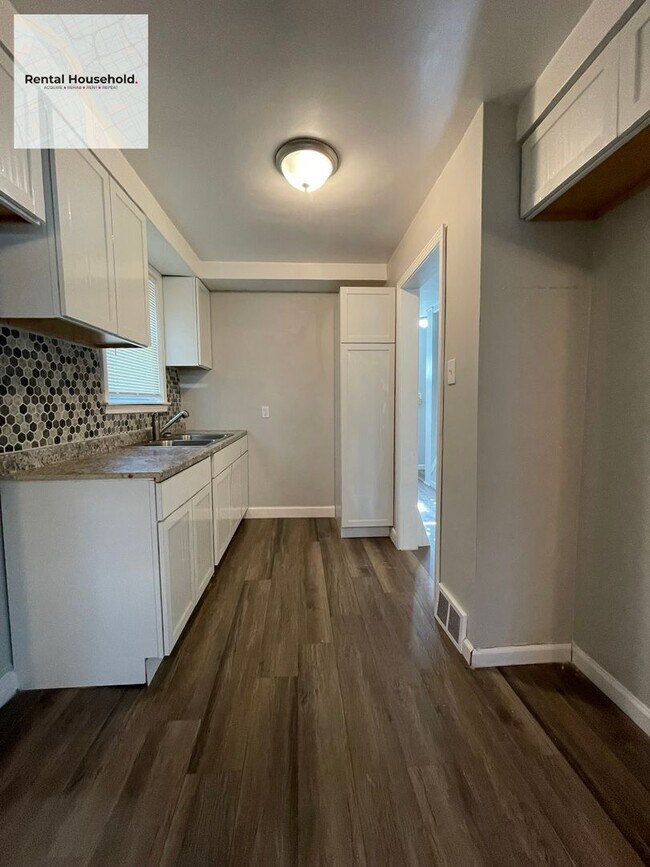 Foto del edificio - Beautifully Kept~3 BEDROOM 1 BATH BUNGALOW