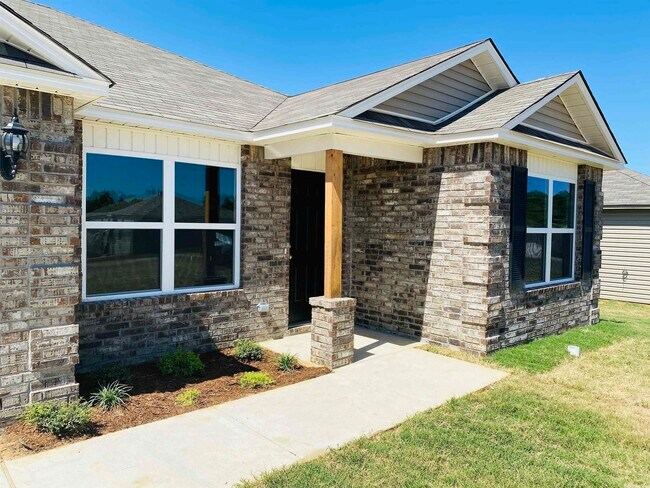 Building Photo - 1105 Santa Fe Trail